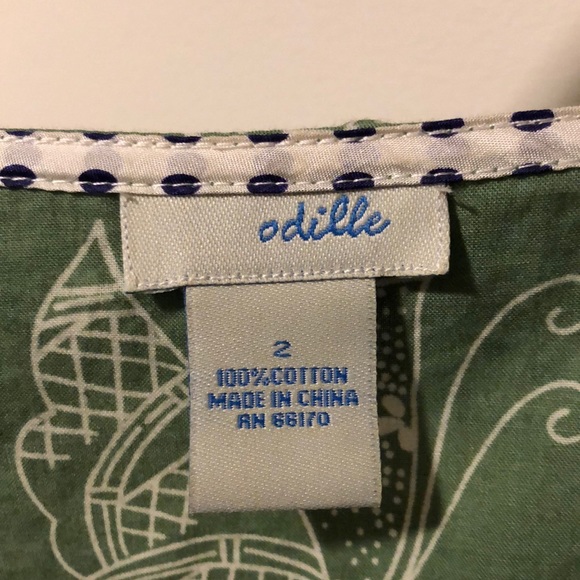 Beautiful green top with polka dot trim - Picture 3 of 3